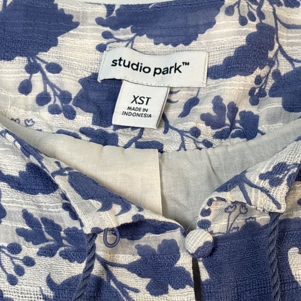 Studio Park Size XST blu Floral Print Blouse 3/4 Sleeve Lined Xsmall Tall Pocket - Picture 9 of 10